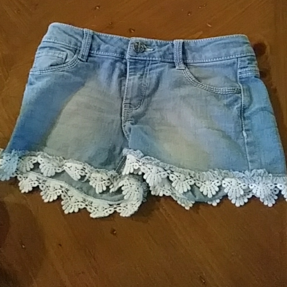 Laced shorts